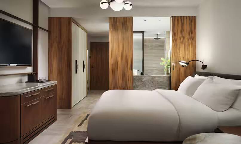 King Deluxe Room with Balcony