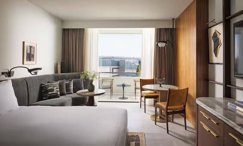 King Deluxe Room with Pool View and Balcony