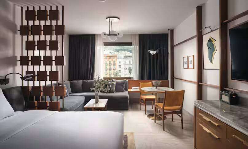 King Junior Suite with City View