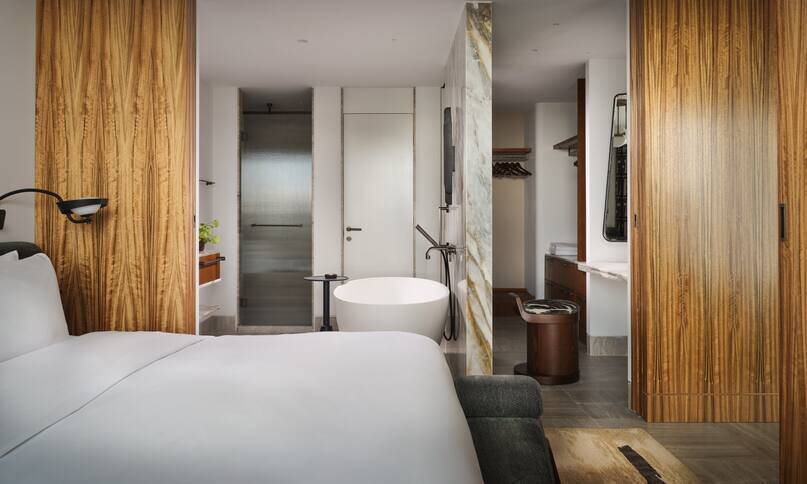 King Premier One Bedrm Suite Acropolis View