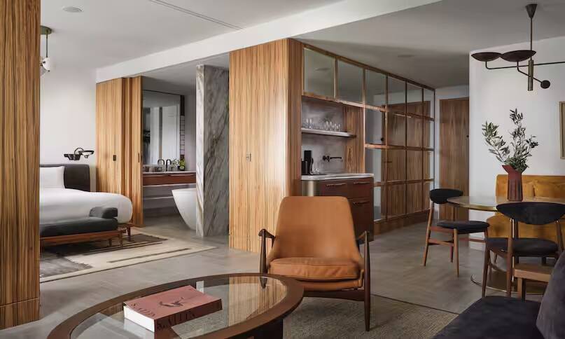 King Premier One Bedrm Suite Acropolis View