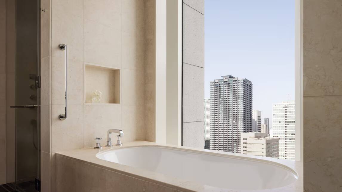 Grand Deluxe King City View