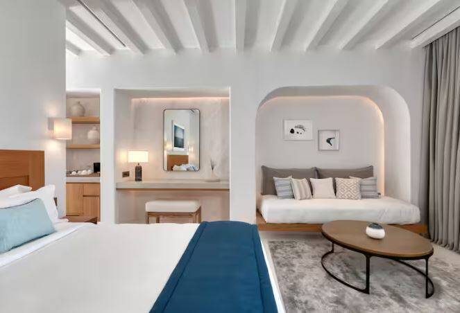 KING SUPERIOR ROOM