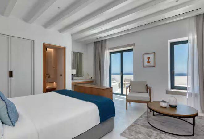 KING PREMIUM ROOM WITH PANORAMIC SEA VIEW