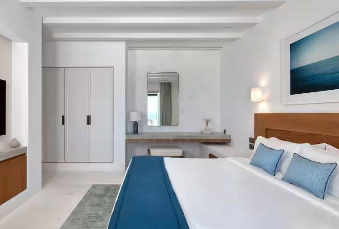 KING PREMIUM ONE BEDROOM SUITE WITH SEA VIEW