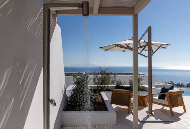 ONIRO VILLA WITH SEA VIEW AND POOL