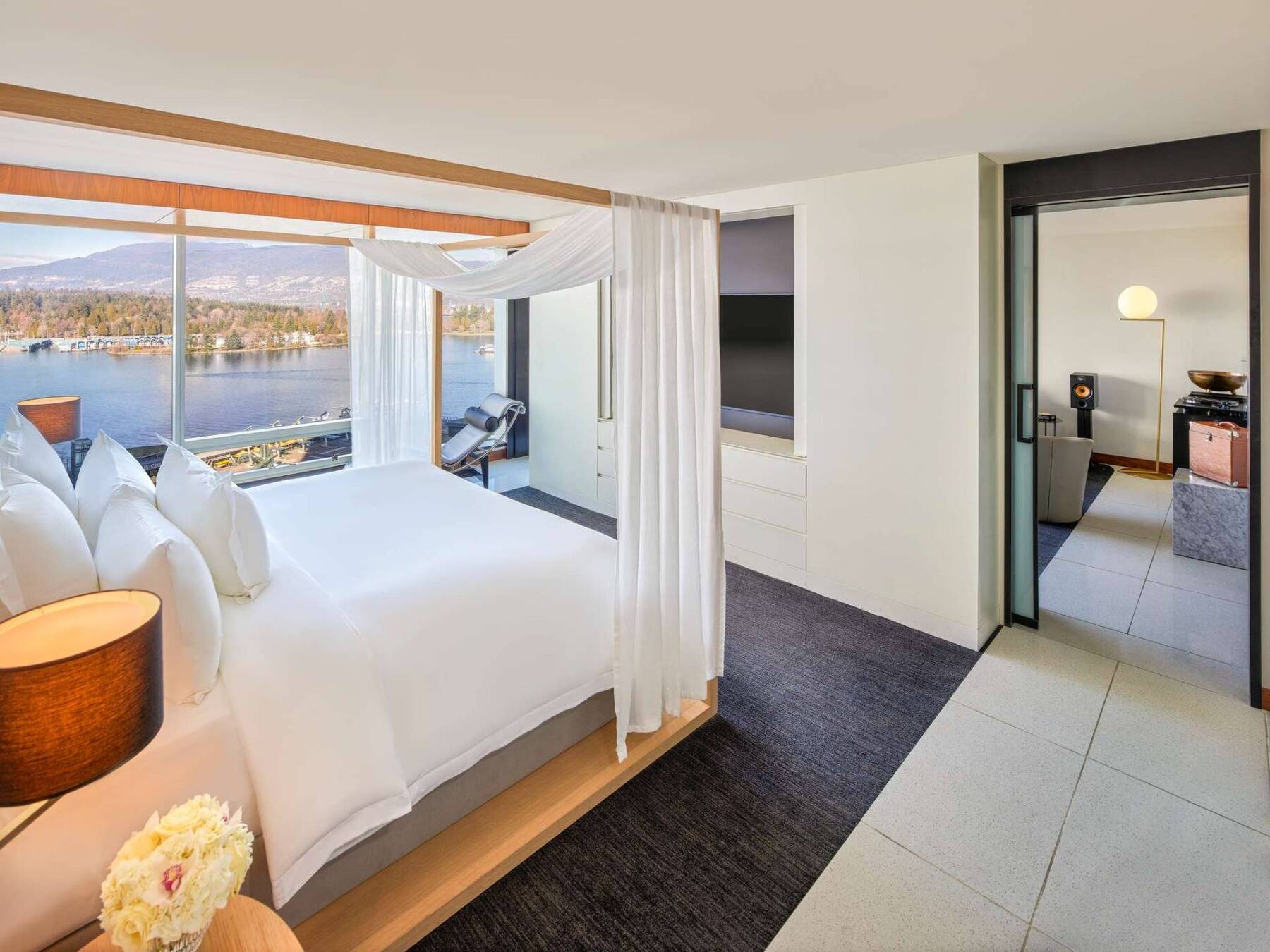 Signature Harbour View Suite