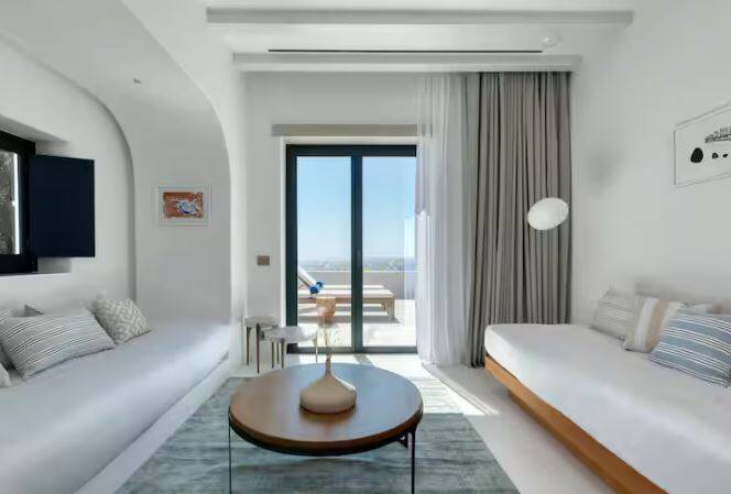 King Premium Two Bedroom Suite Sea View-pool