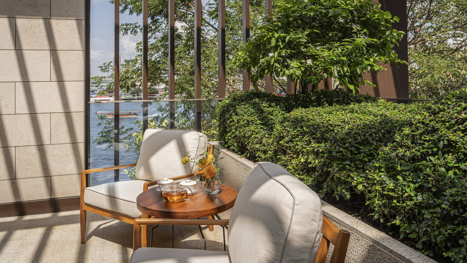 Balcony Suite 