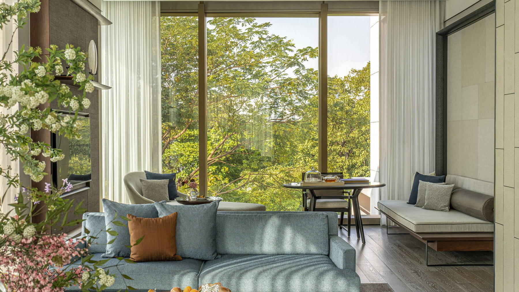 Balcony Suite 