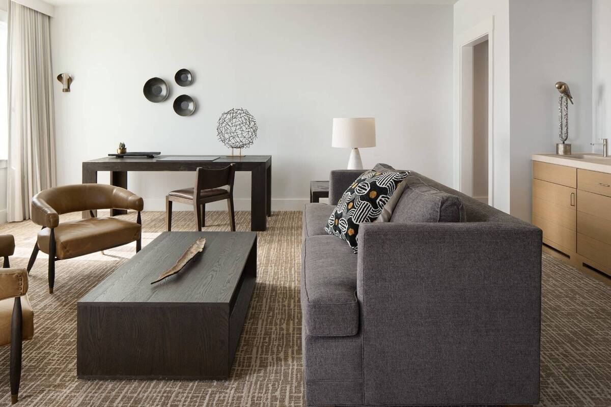 AUSTIN SUITE