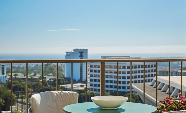 Corner Ocean One Bedroom Suite