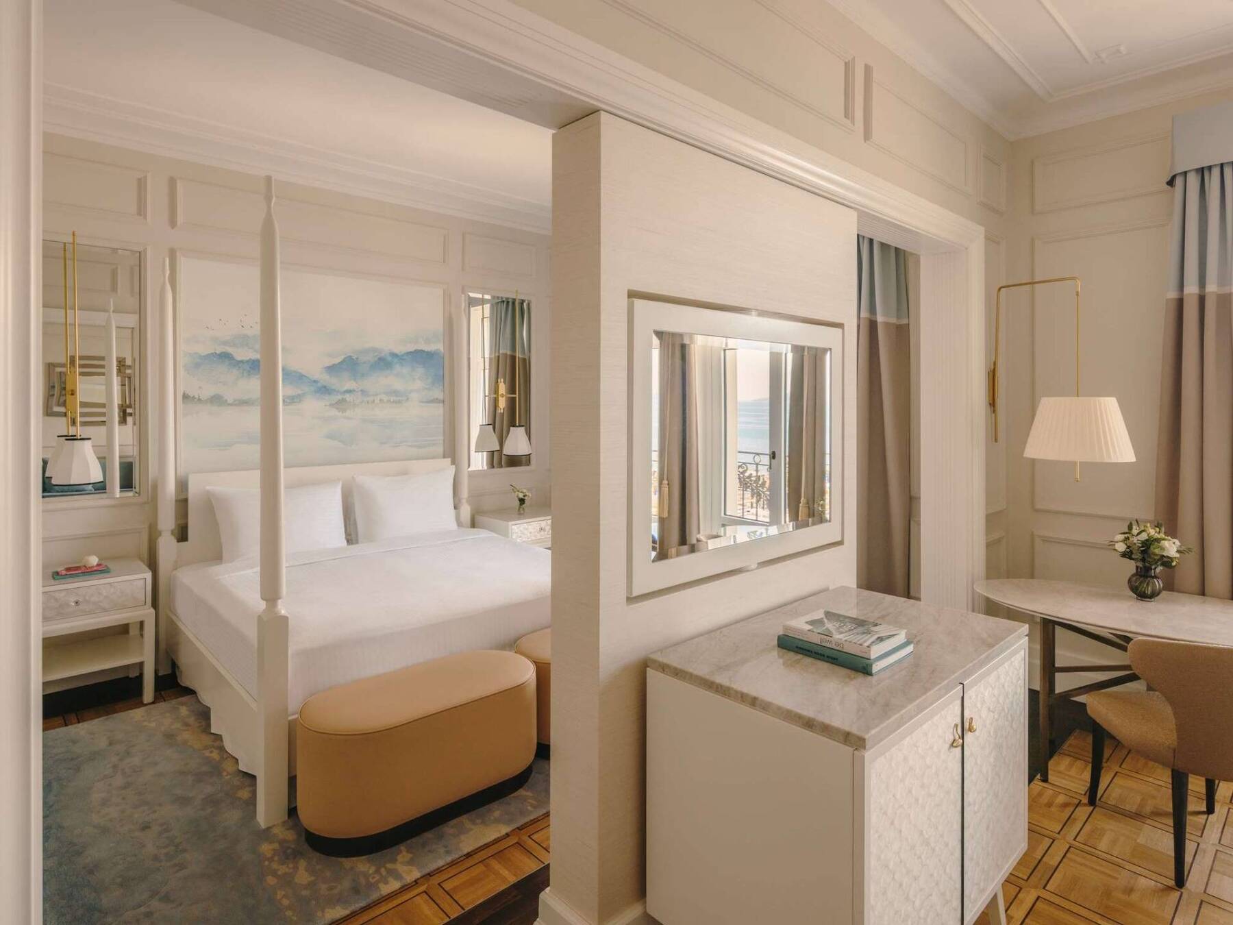 Signature Lake View Suite - King Bed