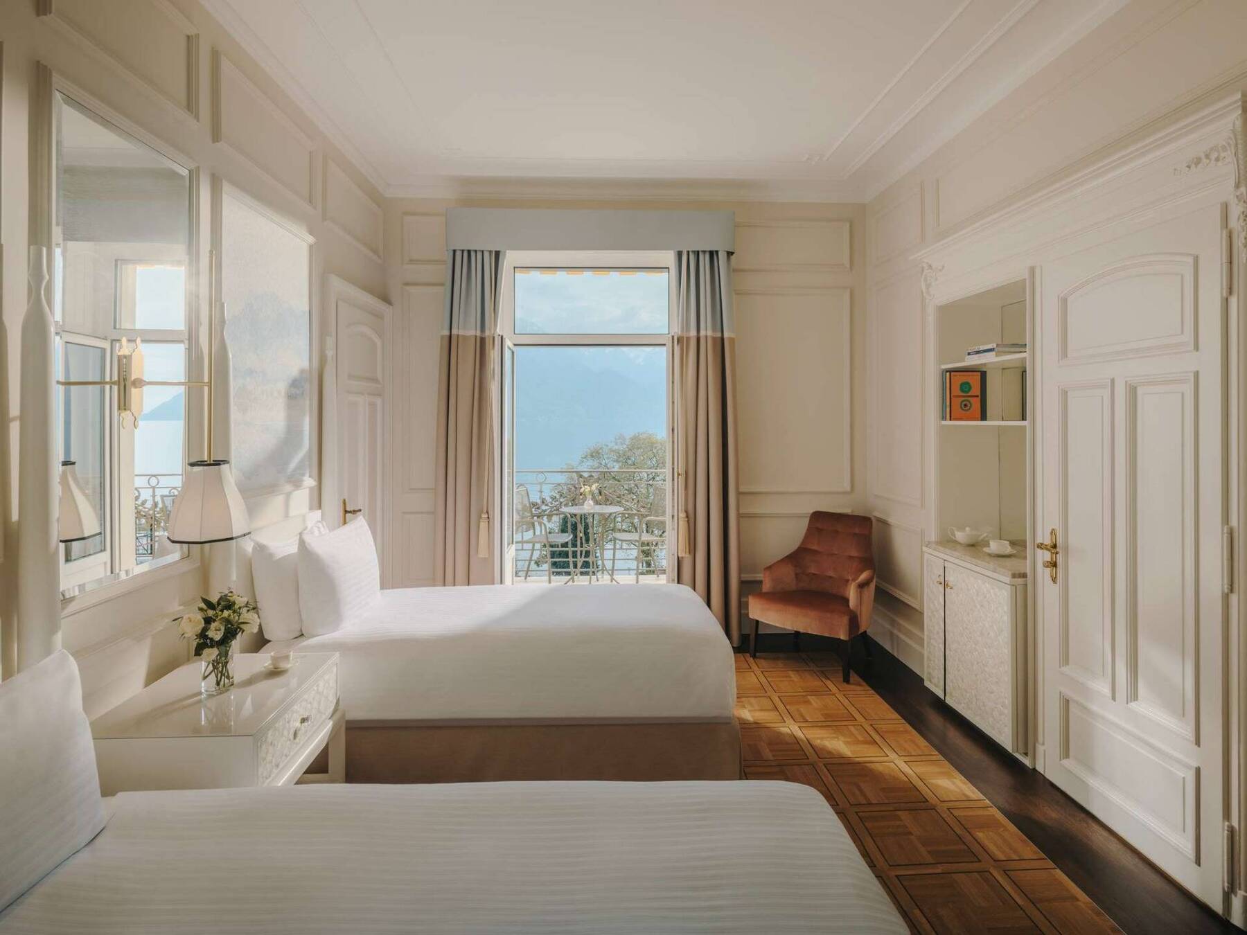 Fairmont Lake View Room - Twin Beds