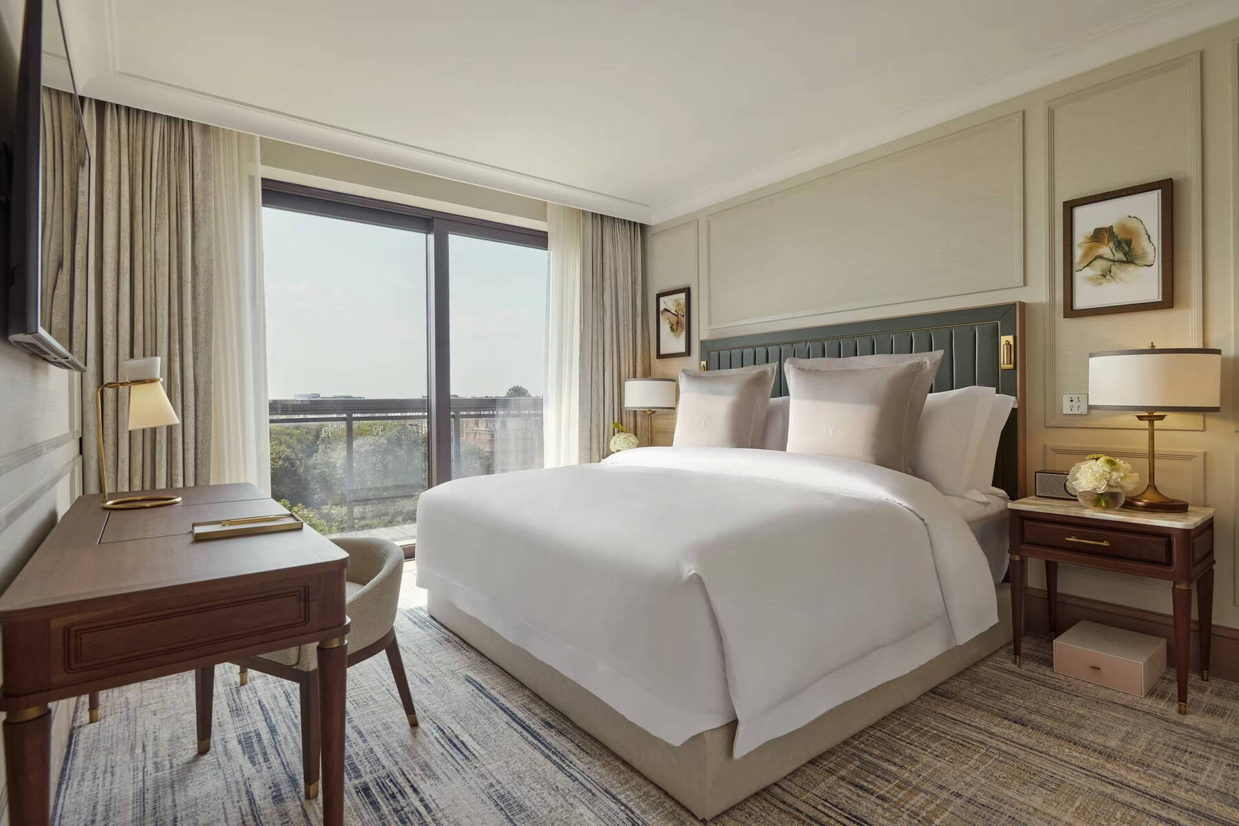 Deluxe Balcony Garden Suite