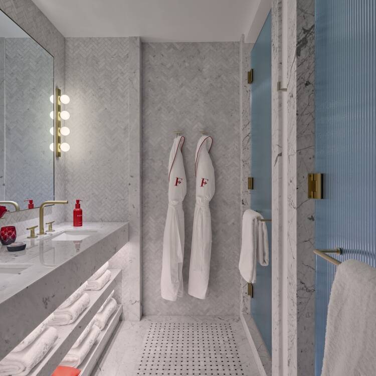 CHELSEA THREE BEDROOM SUITE