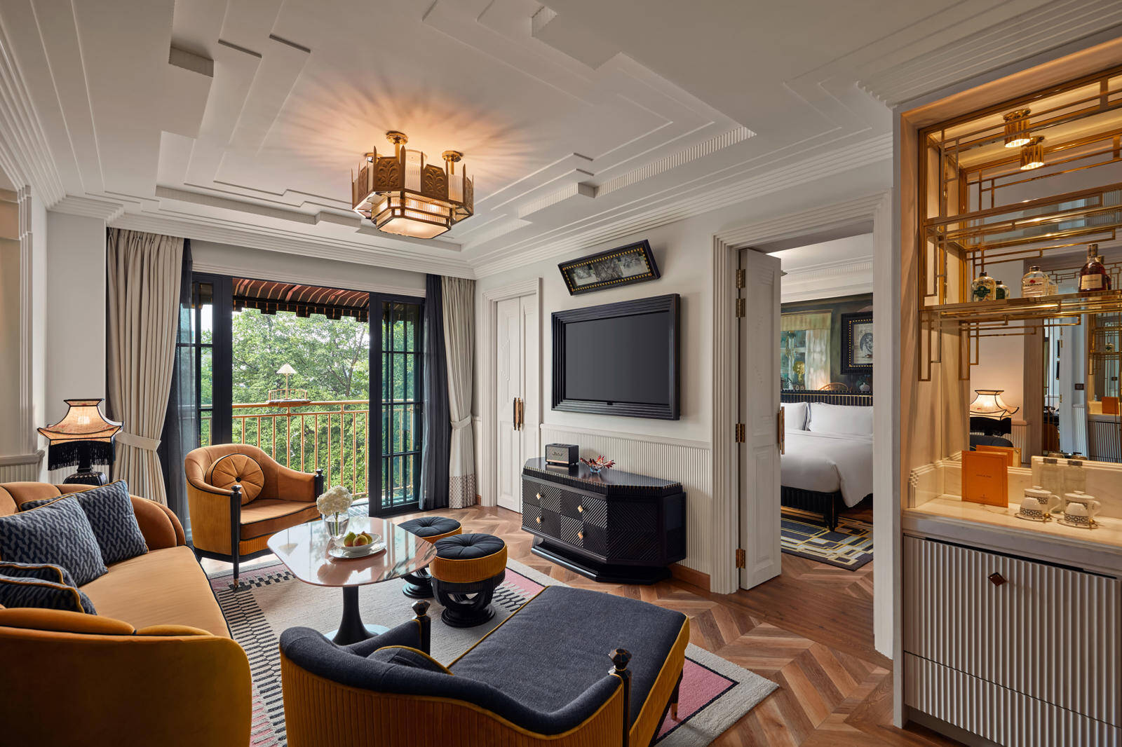 PREMIER SUITE