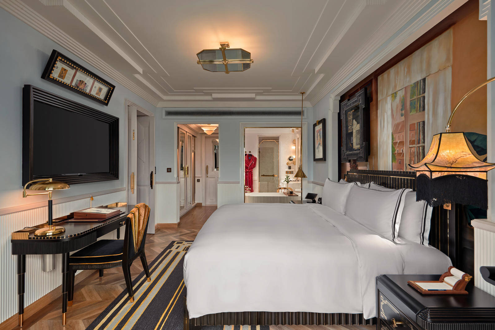 DELUXE SUITE