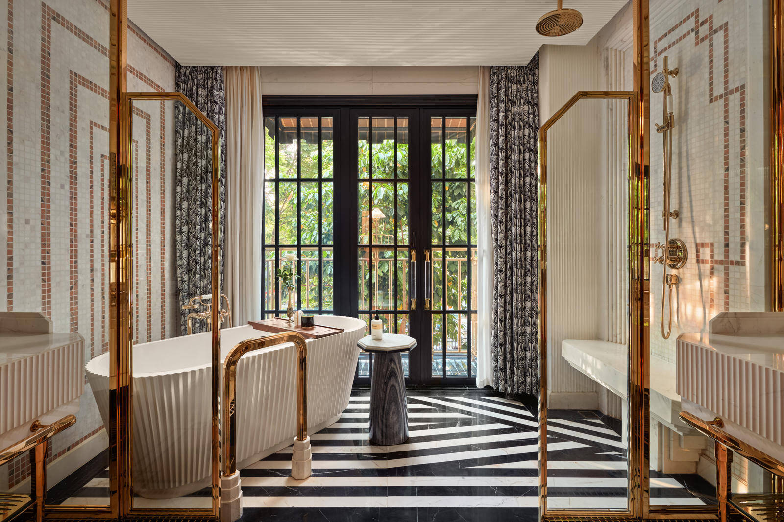 CAPELLA SUITE