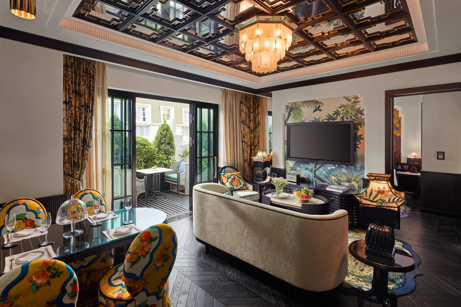 TWO BEDROOM ROYAL OPERA FAMILY SUITE