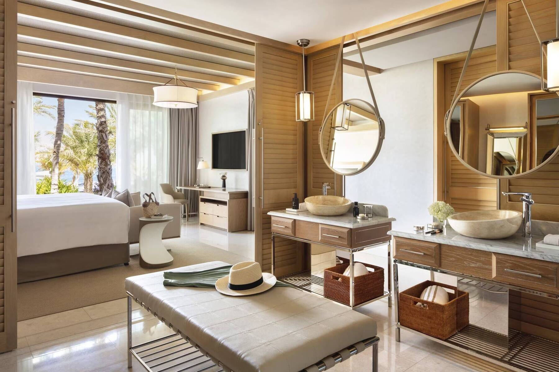 Deluxe Ocean Room