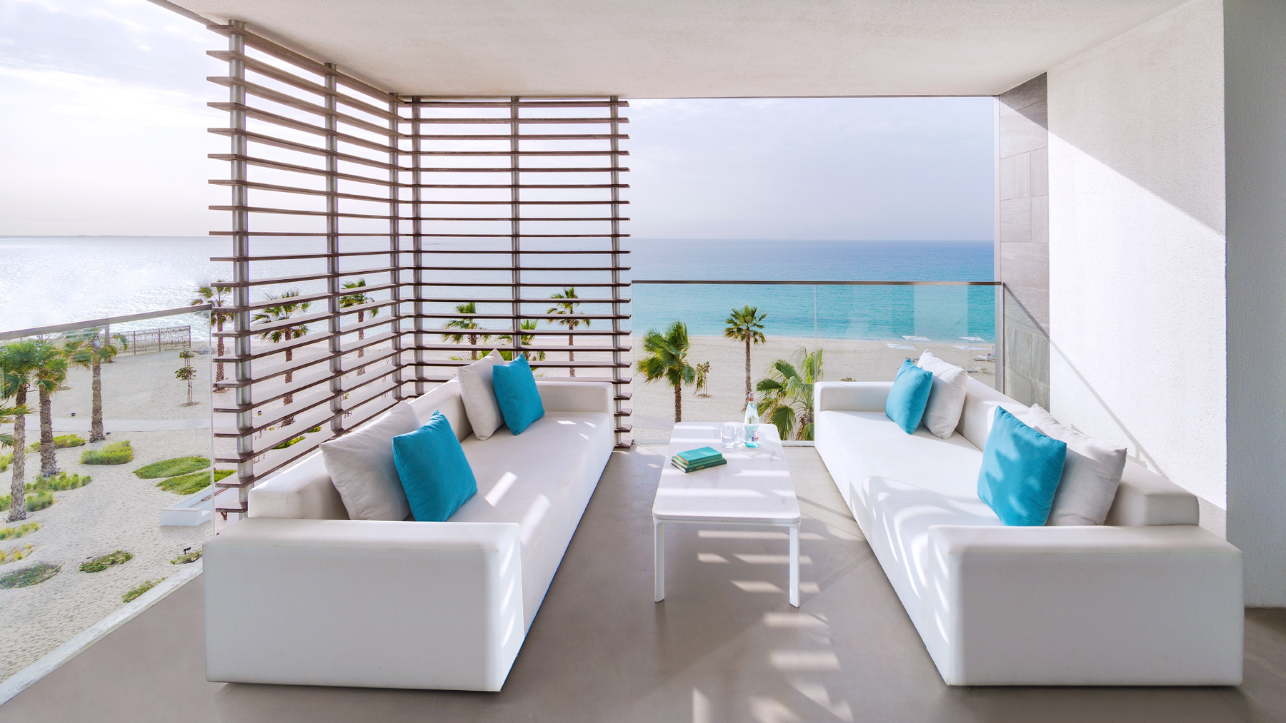 Luux Sea View King Suite