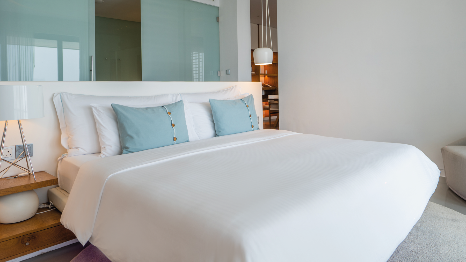 Signature Suite Skyline King