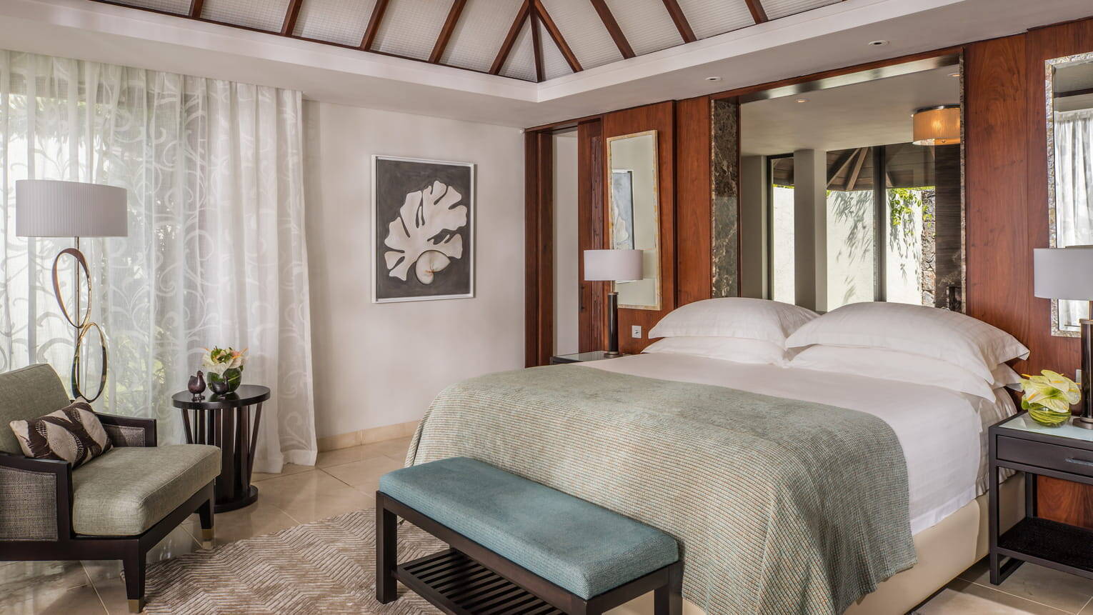 THREE BEDROOM RESIDENCE WITH POOL