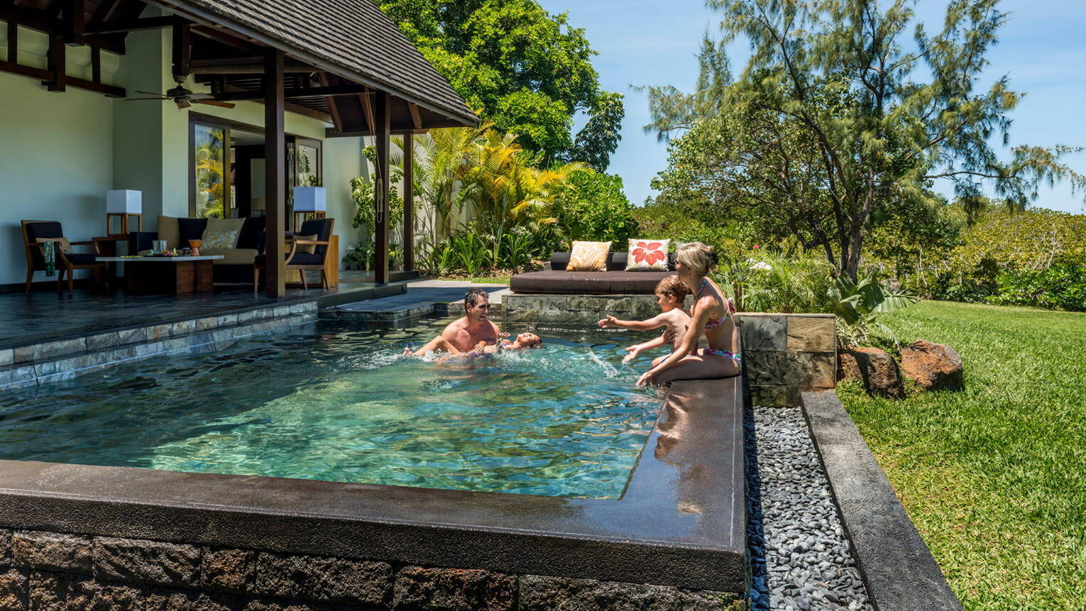 THREE BEDROOM RESIDENCE WITH POOL