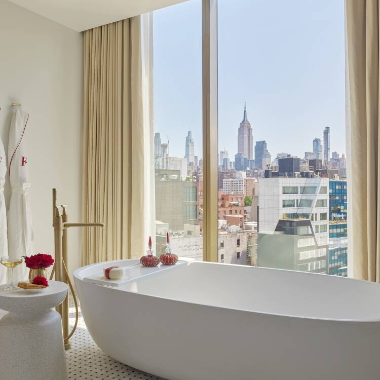 ROSE ONE BEDROOM SUITE
