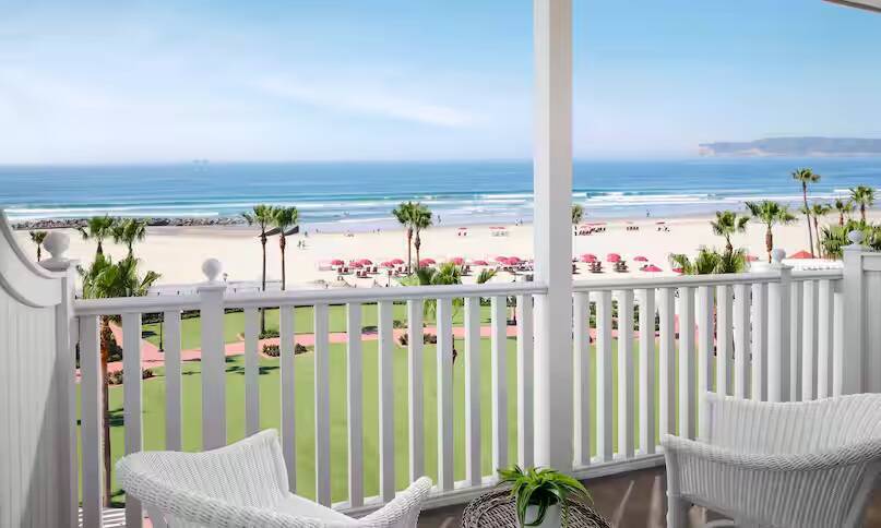 Victorian Oceanfront Balcony King Mobility Access Shower
