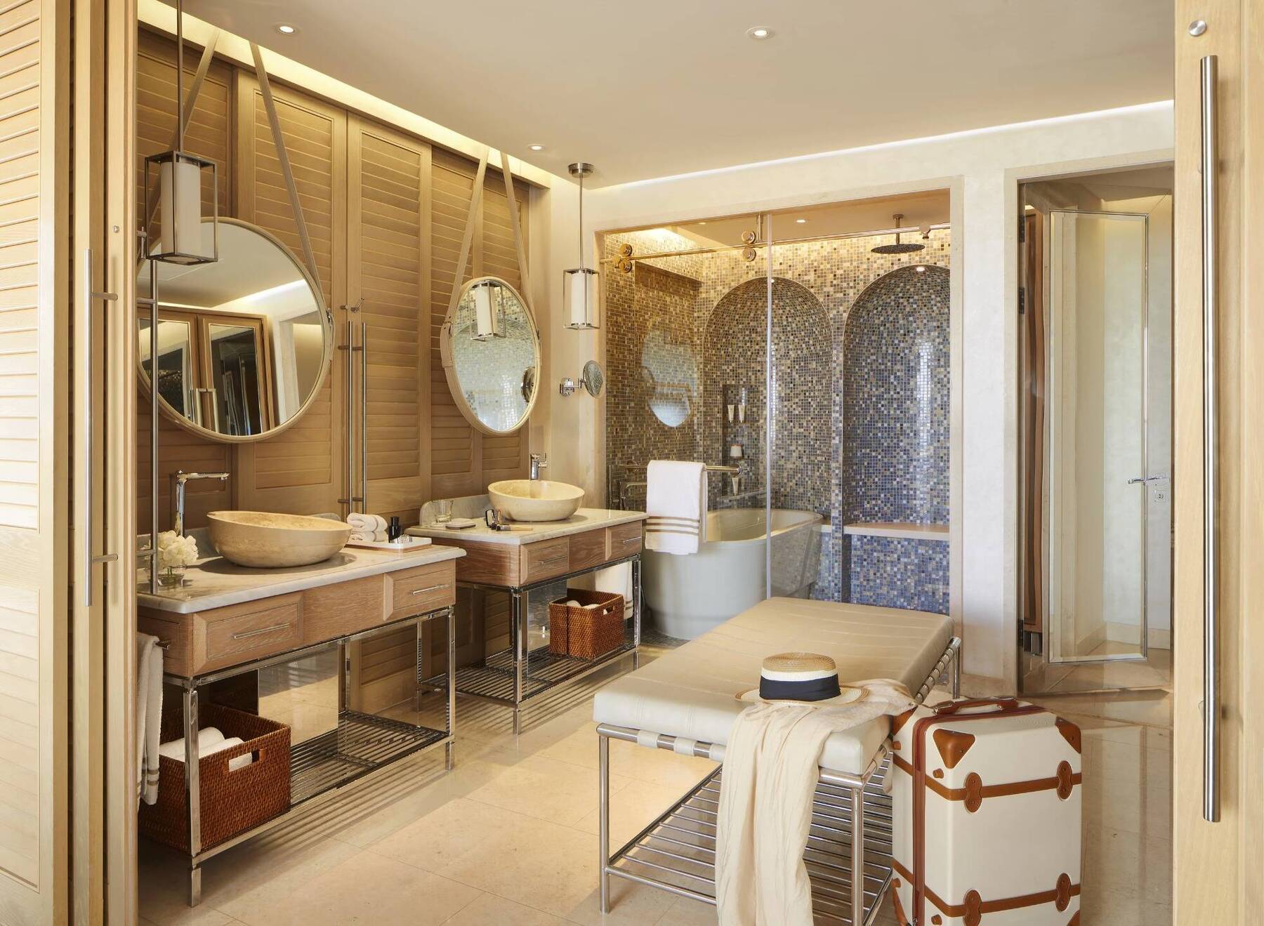 Deluxe Family Suite