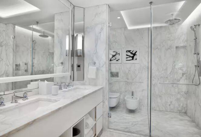 KING TWO BEDROOM CORNER RESIDENCE