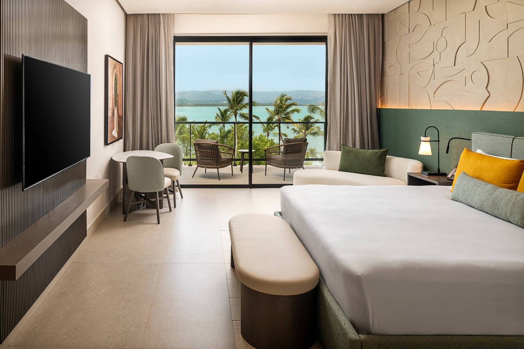 OCEAN VIEW ROOM KING BED