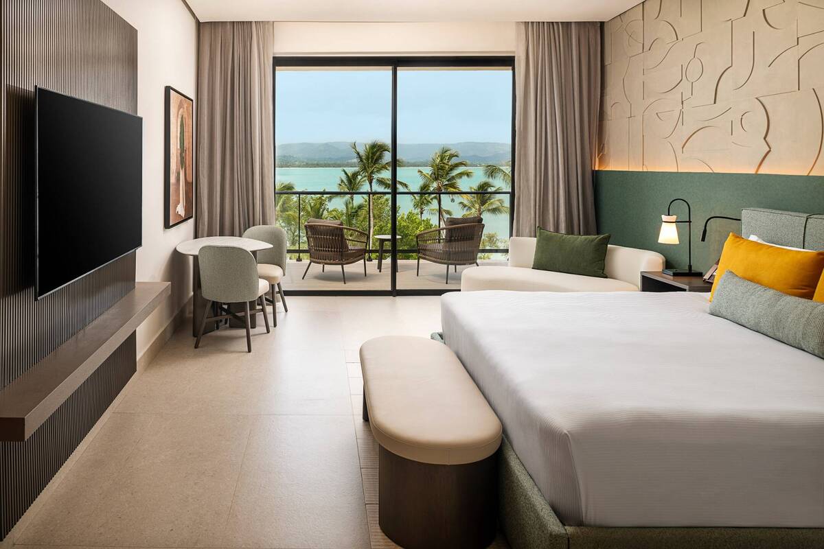 OCEAN VIEW ROOM KING BED