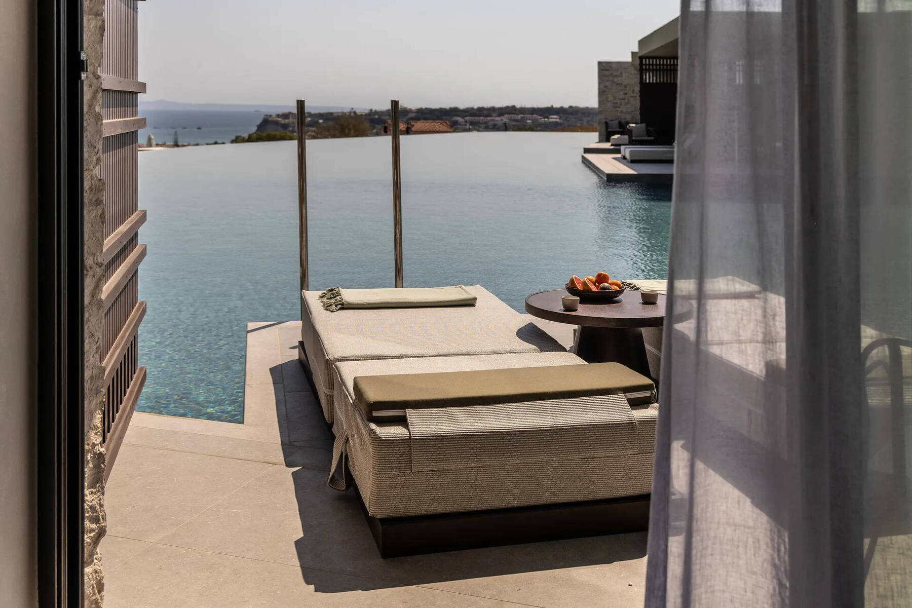 Superior Suite Swim Up Partial Sea View