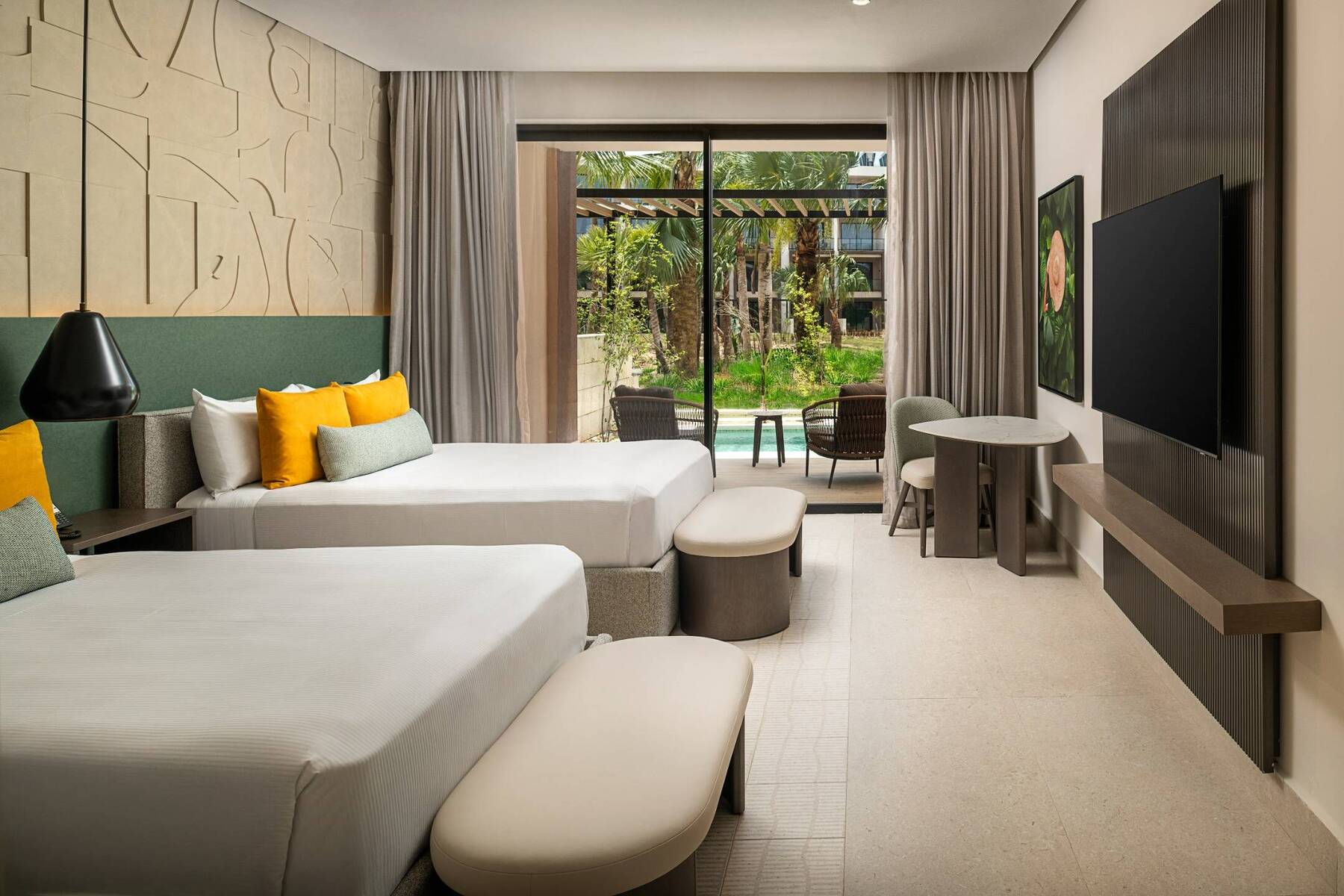 PLUNGE POOL TROPICAL VIEW ROOM TWO QUEEN BEDS