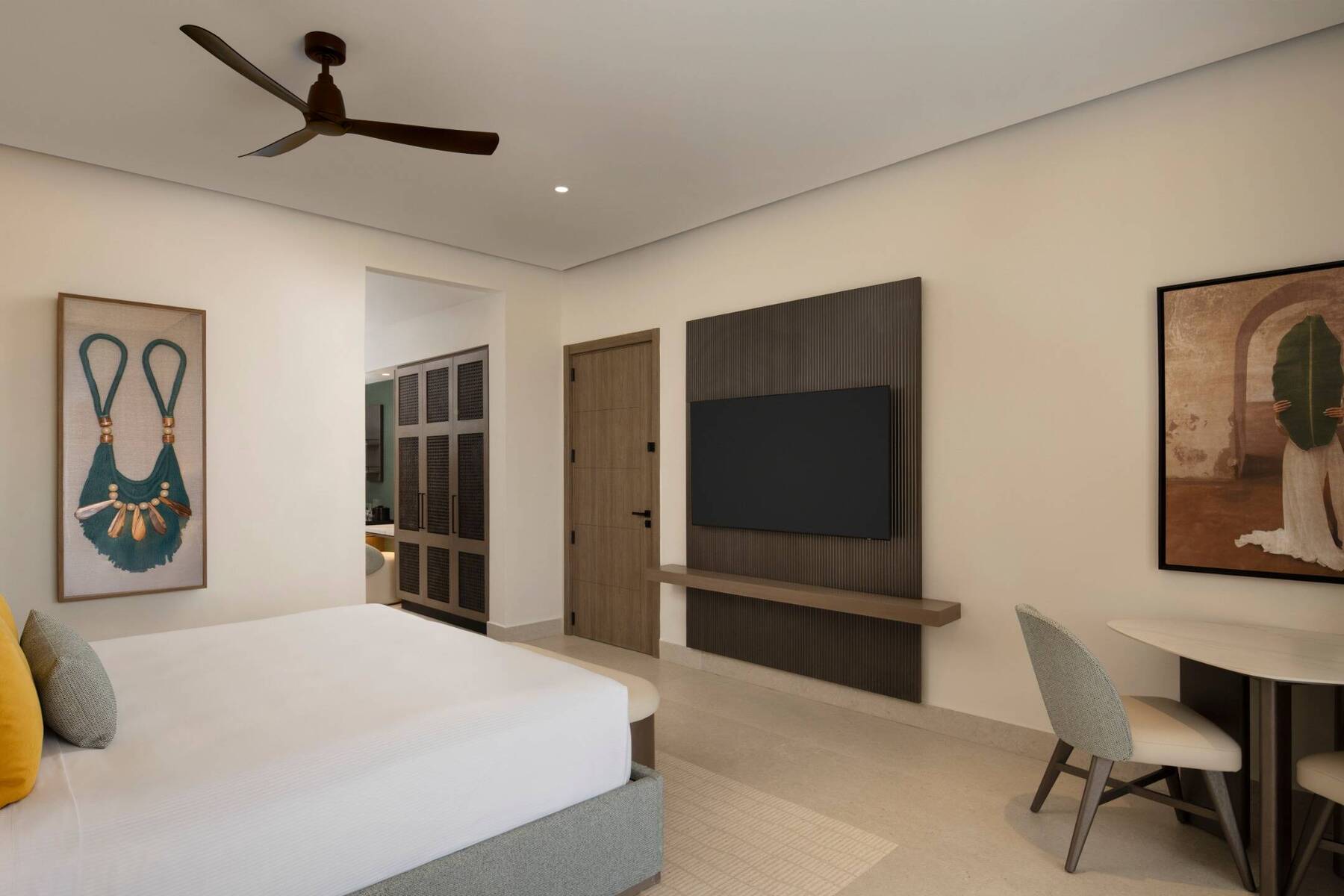 CONNECTING TROPICAL VIEW ROOM