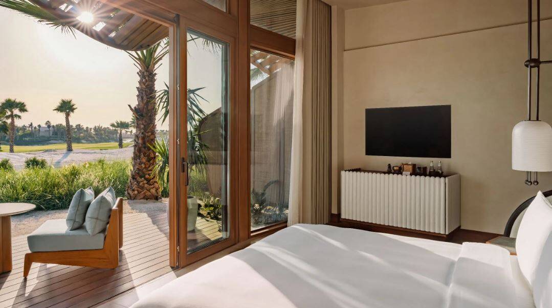 GOLF VIEW KING BED