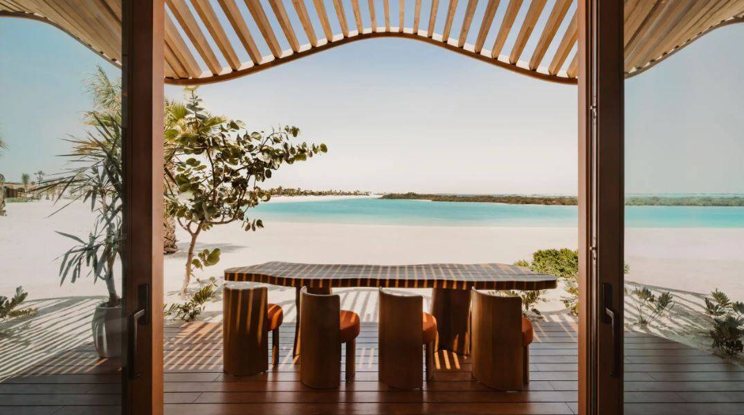 BEACHFRONT ONE BEDROOM SUITE