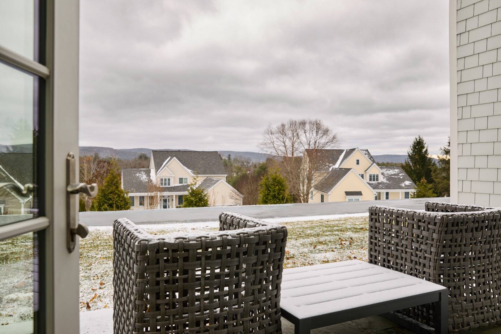 Blossom Hilll Two Queen with Balcony or Patio