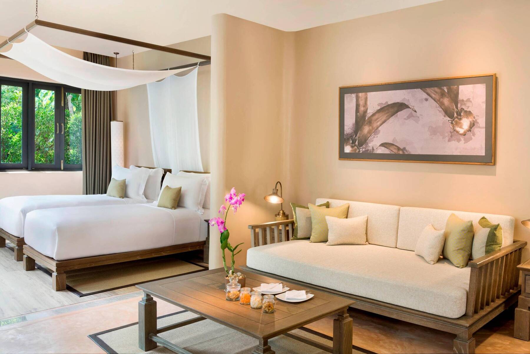 NAKA KING GUEST ROOM, SOFA BED AND TERRACE