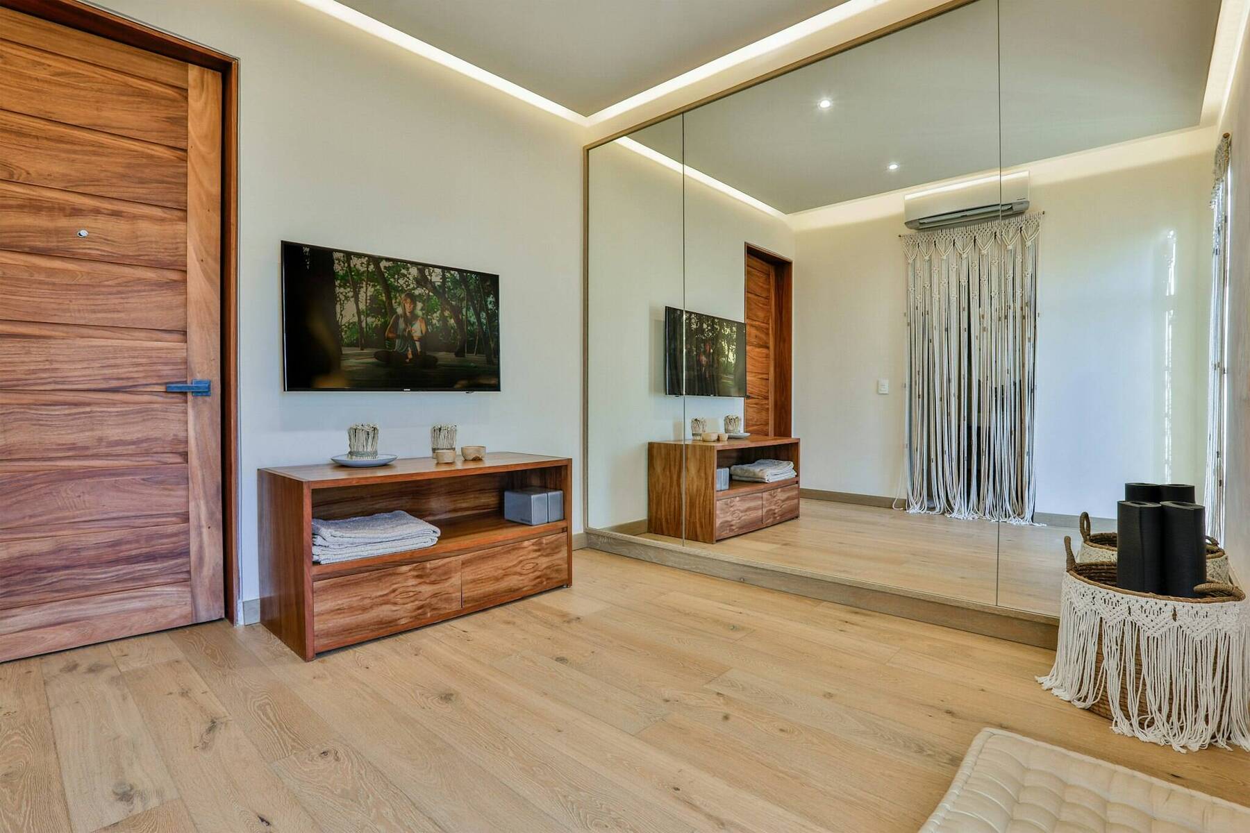 Swim Out Meditation Suite