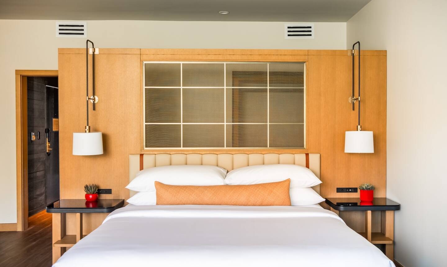 Cliffs Junior Suite ADA with Fire Pit