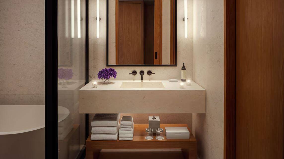 RED SEA SUITE JUNIOR SUITE KING PARTIAL SEA VIEW