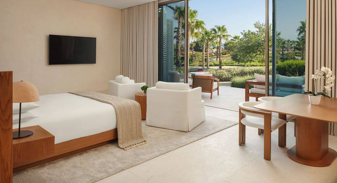 RED SEA SUITE JUNIOR SUITE KING PARTIAL SEA VIEW