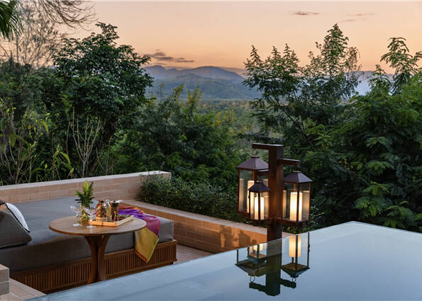 Mekong Explorer Pool Suite