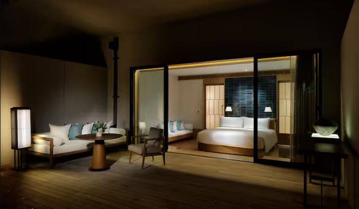 POOLSIDE TERRACE ROOM