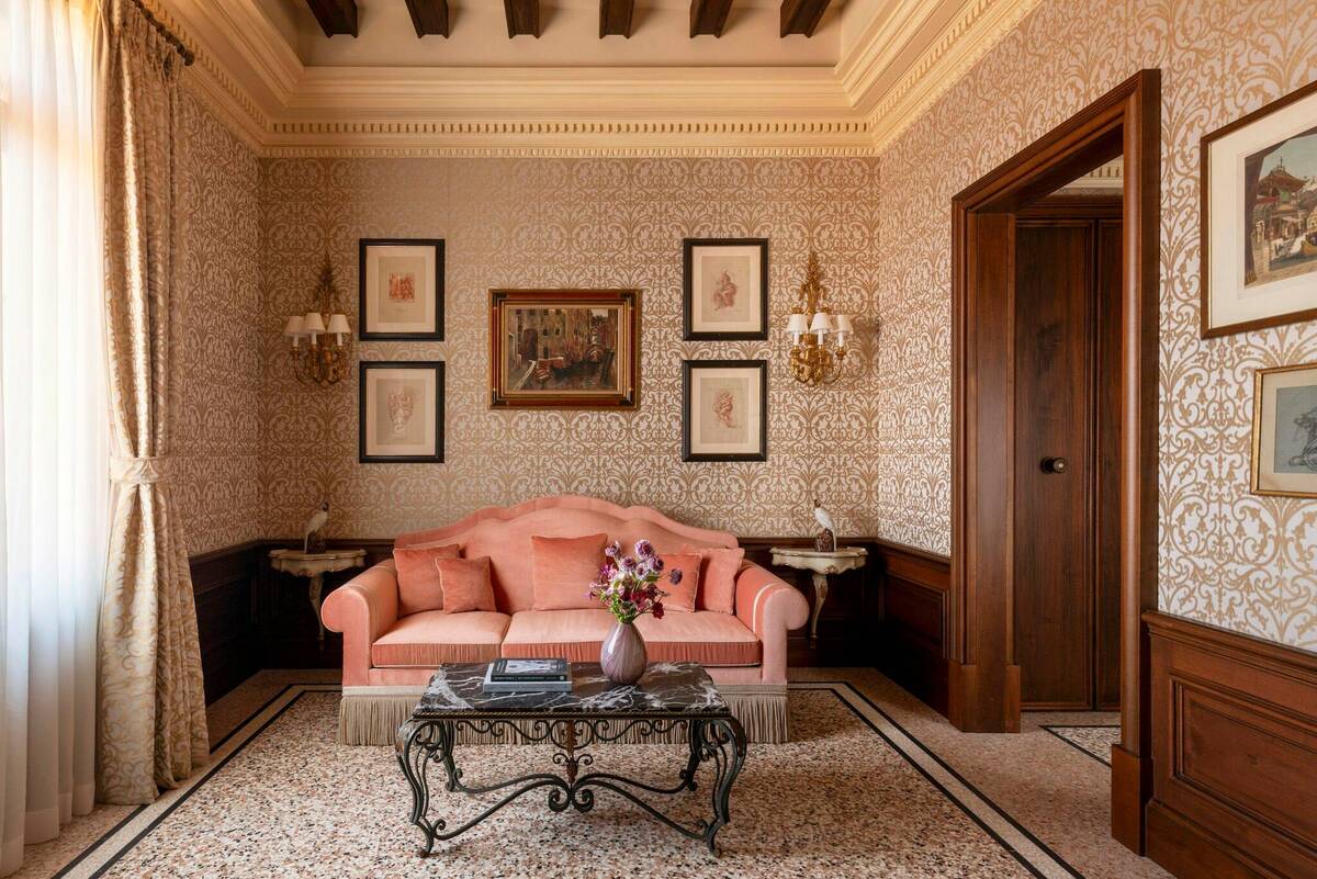 One Bedroom Suite 