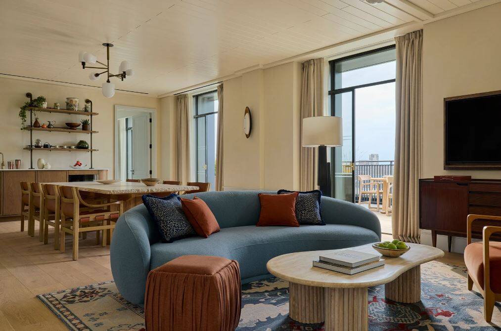 WHITELEY SUITE